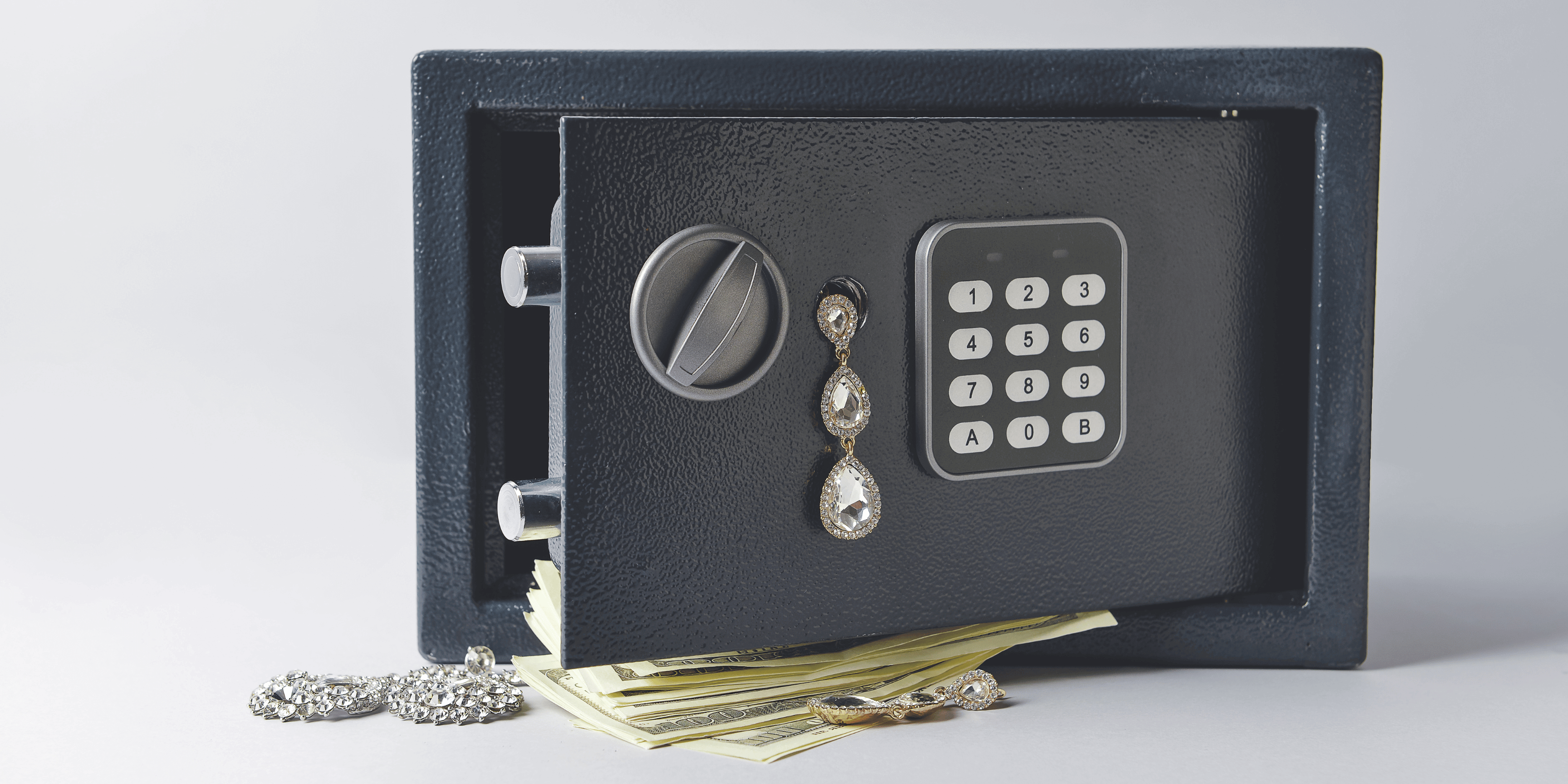 Coffres-forts professionnels et particuliers installés par SUREAL2