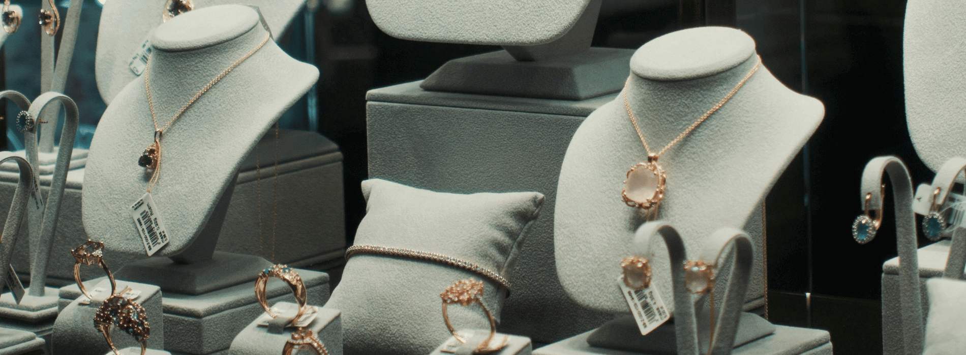 Installation d'un coffre fort d'une boutique de luxe dans la région grand est et bfc